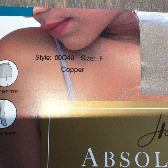 Pantyhose size EF and F Hanes and silk reflections - Picture 3 of 3